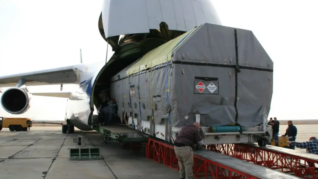 Cargo aircraft loading ULD container ground handling